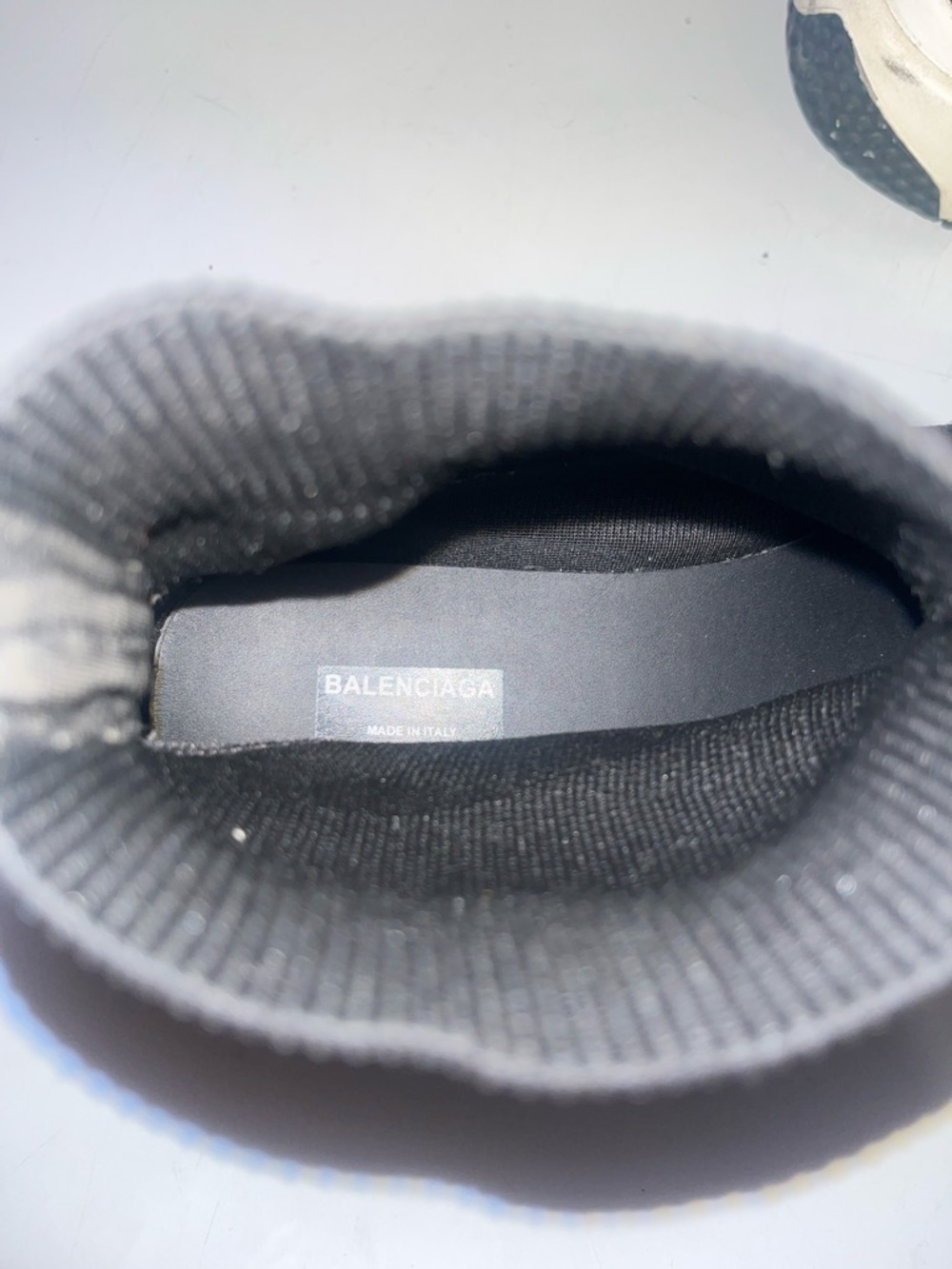 Men’s Balenciaga slip on  sneakers 9 1/2 - Picture 7 of 7